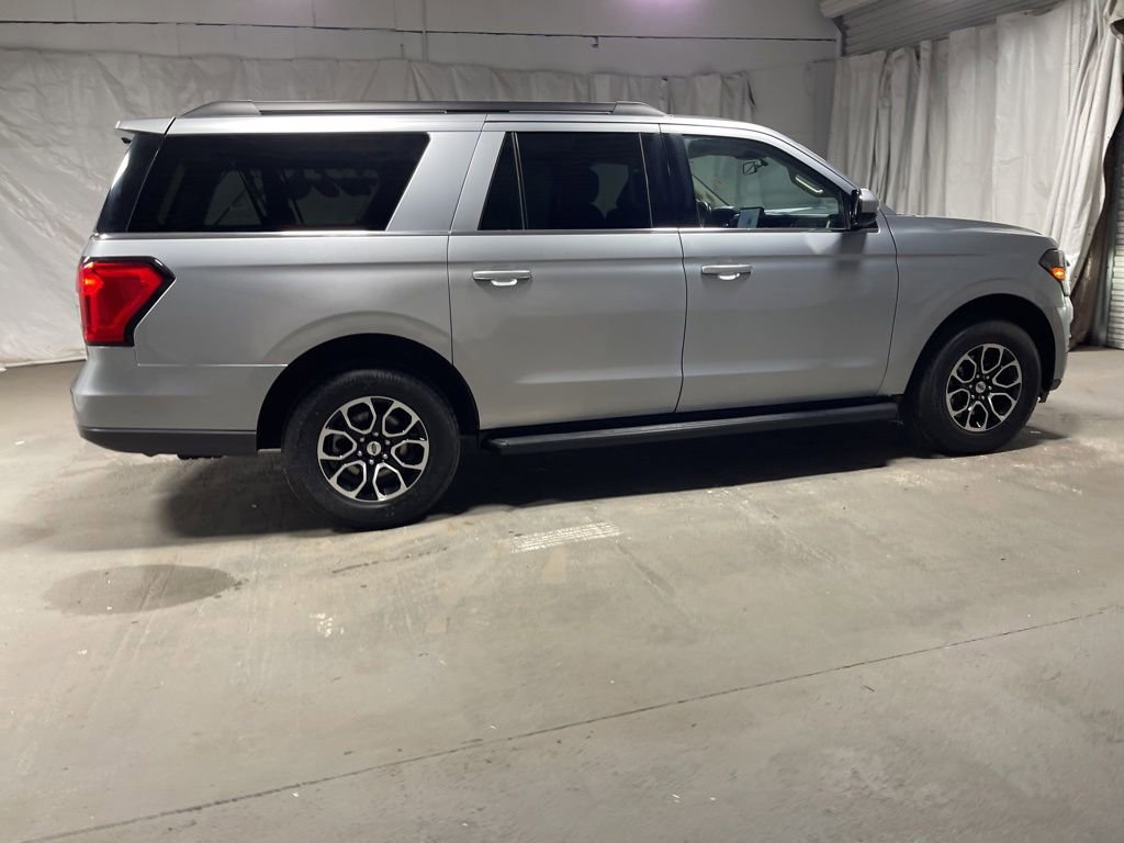 Used 2024 Ford Expedition Max XLT RWD image 8