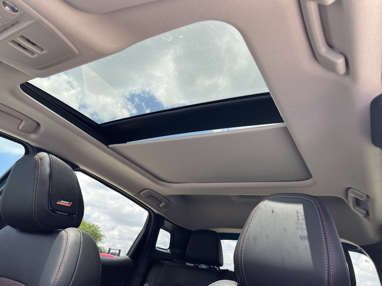 New 2026 Nissan Kicks SR w/ SR Premium Package FWD image 14