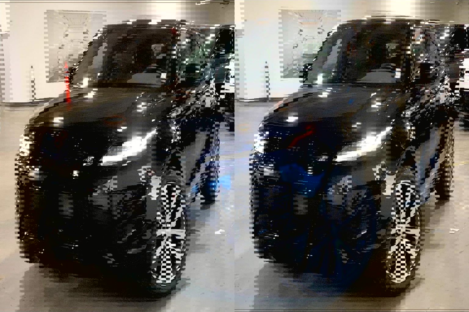 New 2026 Land Rover Range Rover Evoque Dynamic SE image 1