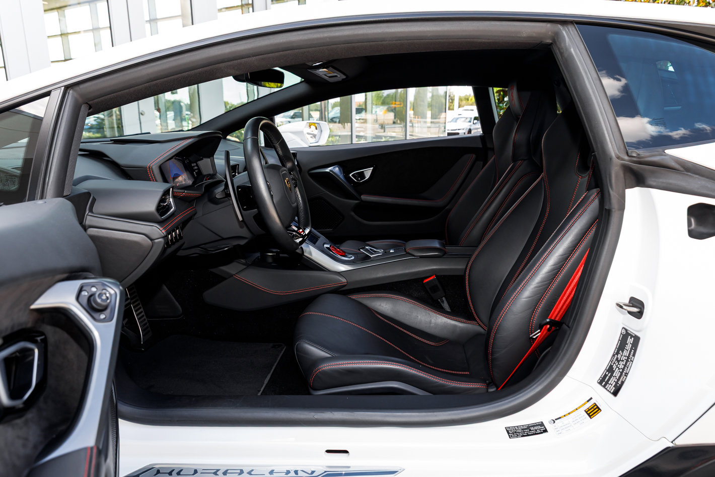 Used 2022 Lamborghini Huracan EVO RWD image 14