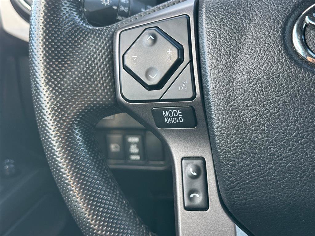Used 2022 Toyota Tacoma TRD Sport w/ Black Out Package (TMS) AWD/4WD image 18