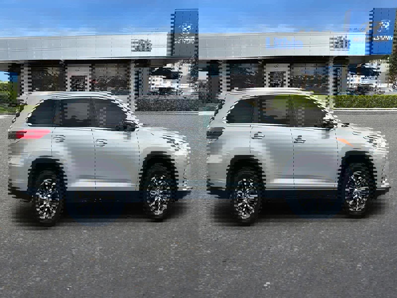 Used 2019 Toyota Highlander XLE image 8