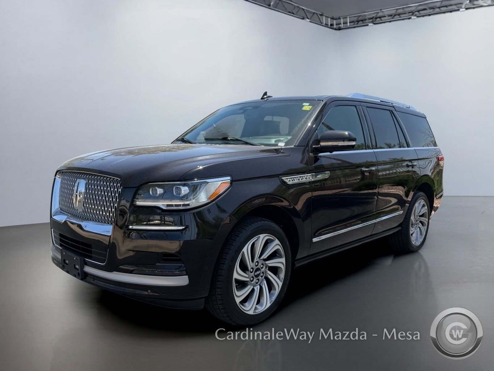 Used 2023 Lincoln Navigator Reserve AWD/4WD image 9
