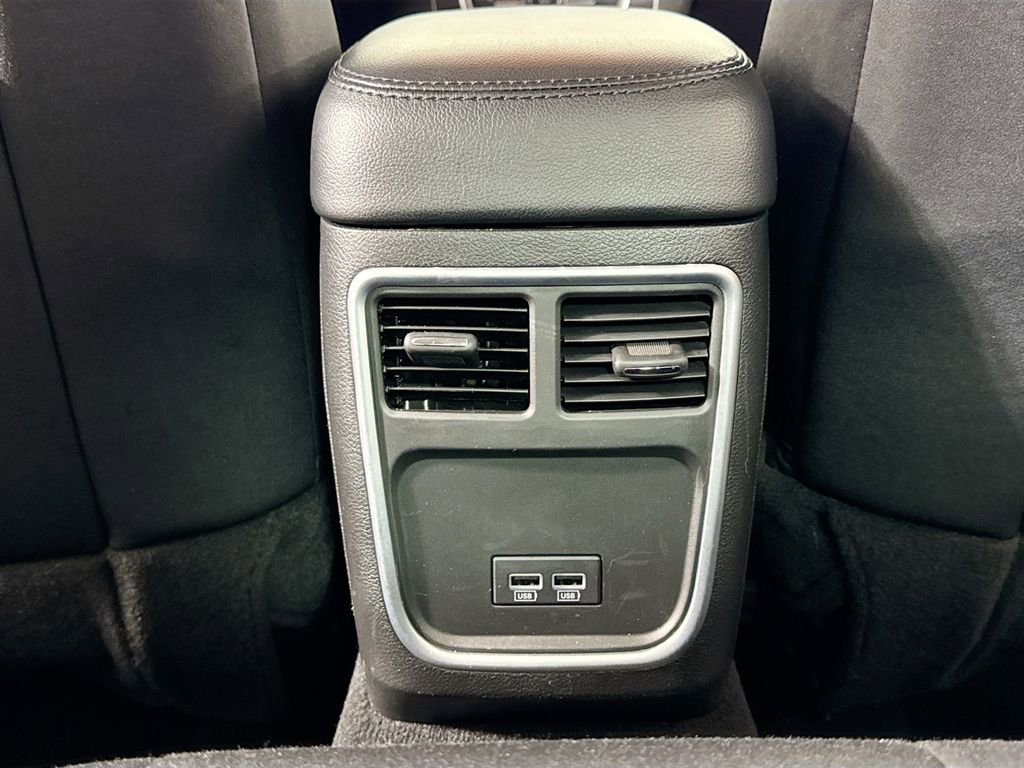 Used 2022 Chrysler 300 Touring w/ Sport Appearance Package image 25