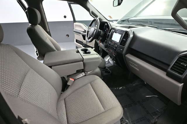 Used 2018 Ford F150 XLT w/ Equipment Group 302A Luxury AWD/4WD image 39