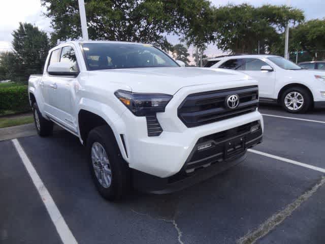 Used 2025 Toyota Tacoma SR5 AWD/4WD image 3