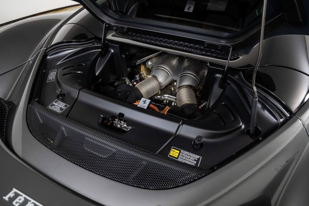 Used 2023 Ferrari 296 GTS Spider image 18