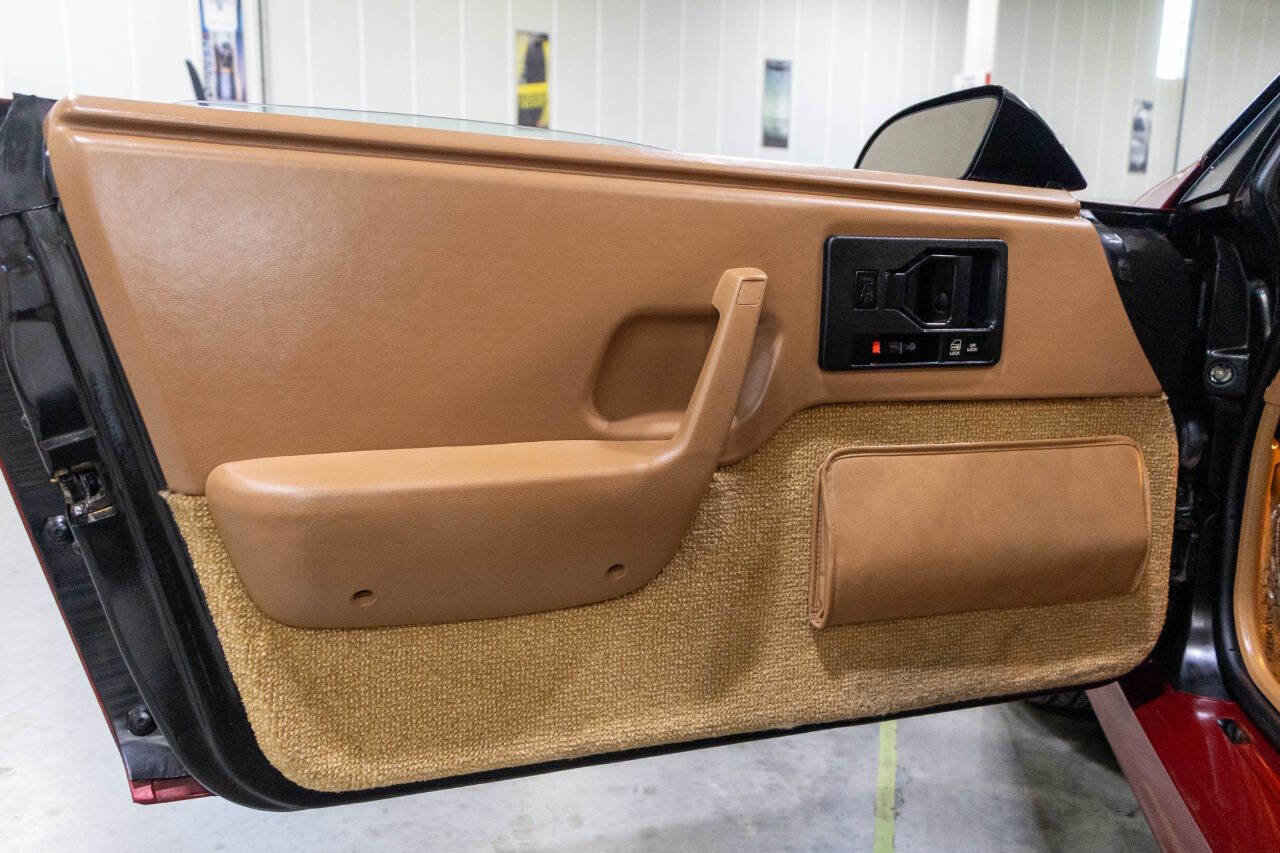 Used 1988 Pontiac Fiero GT image 38