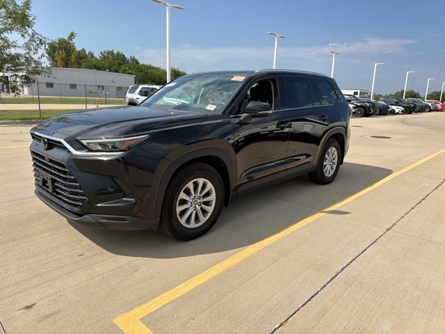 Used 2024 Toyota Grand Highlander AWD image 3