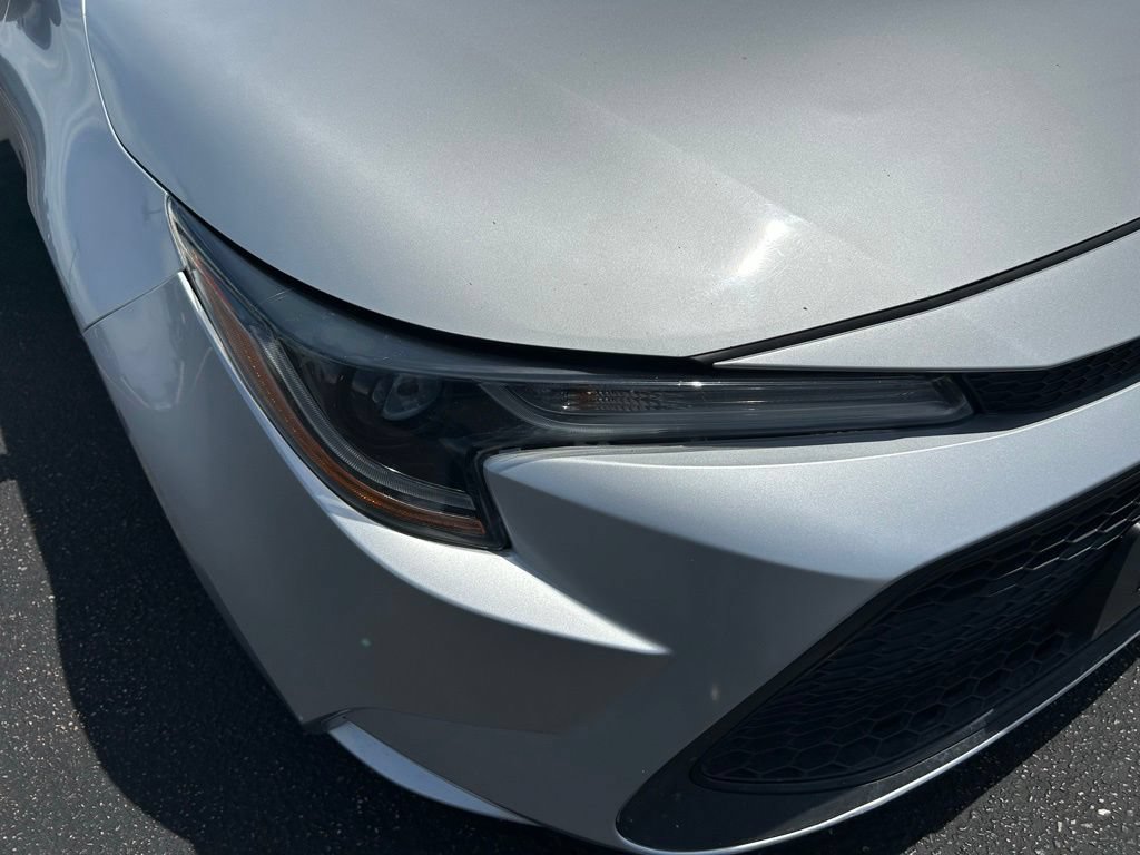 Used 2022 Toyota Corolla LE FWD image 3