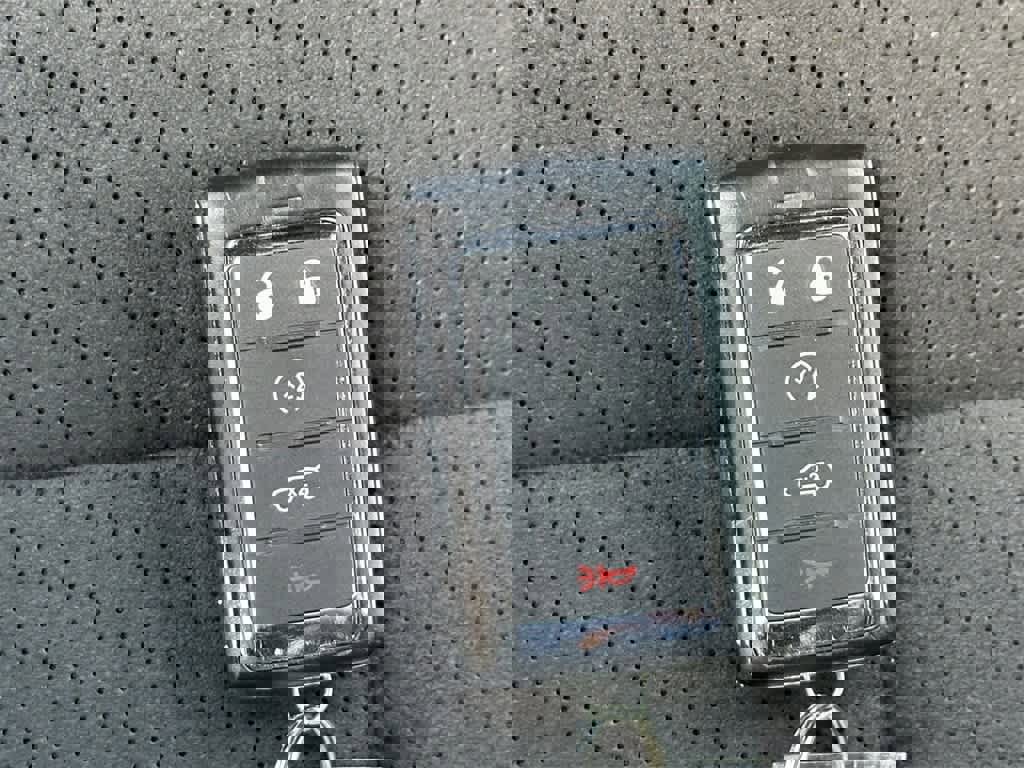 Used 2024 Jeep Grand Cherokee L Laredo image 20