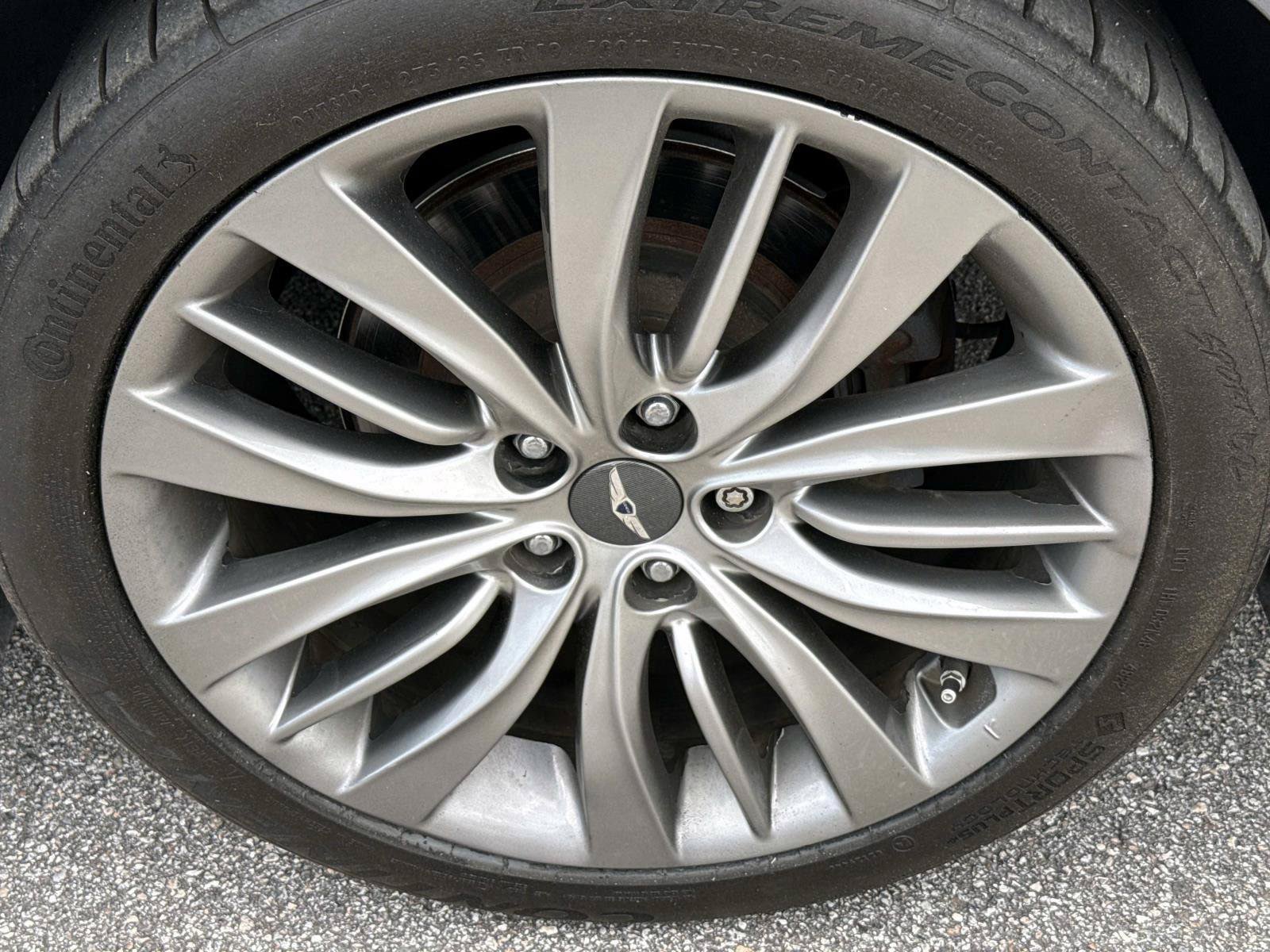 Used 2015 Hyundai Genesis 5.0 RWD image 2
