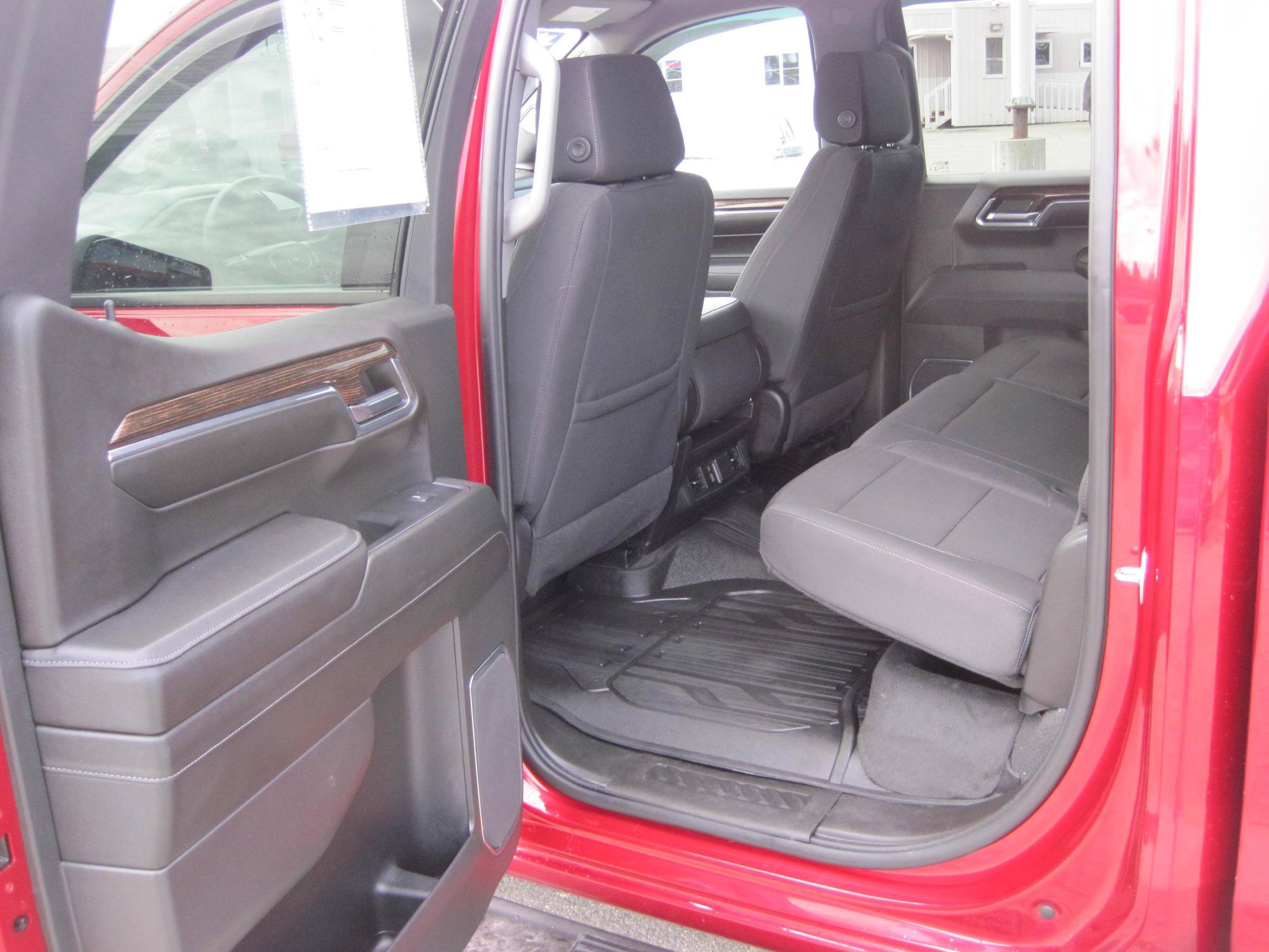 Used 2024 GMC Sierra 1500 Elevation w/ LPO, Elevation Black Package AWD/4WD image 15