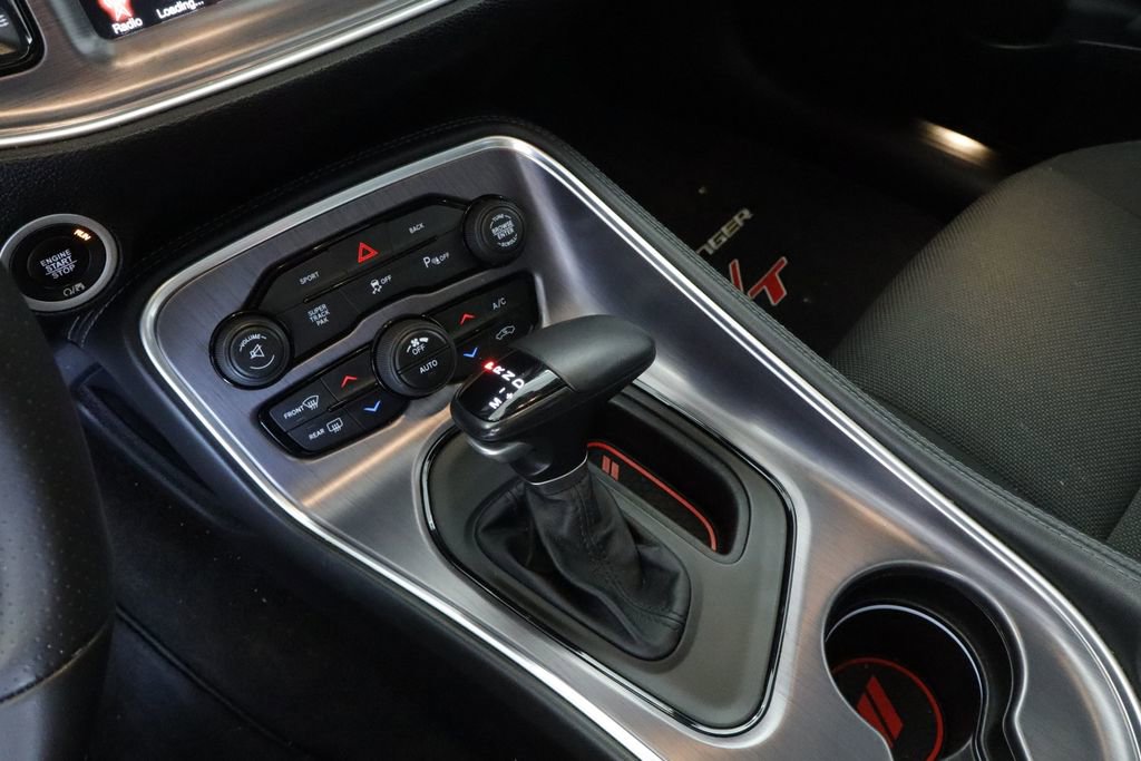 Used 2016 Dodge Challenger R/T RWD image 27