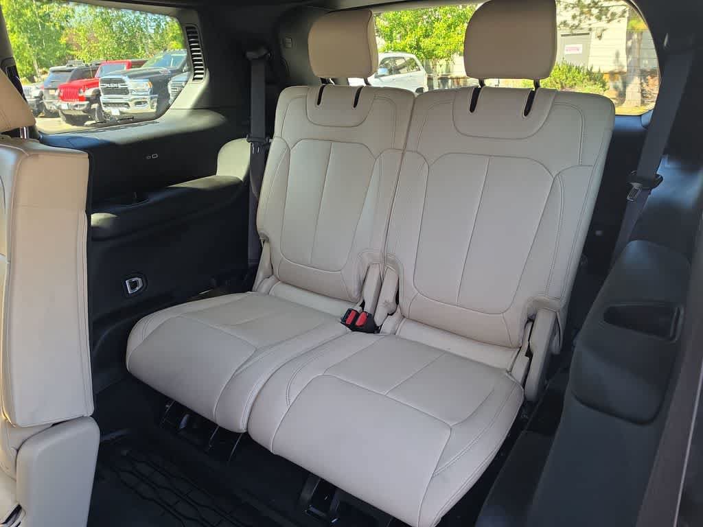 Used 2023 Jeep Grand Cherokee L Limited w/ Trailer Tow Group (B) AWD/4WD image 23
