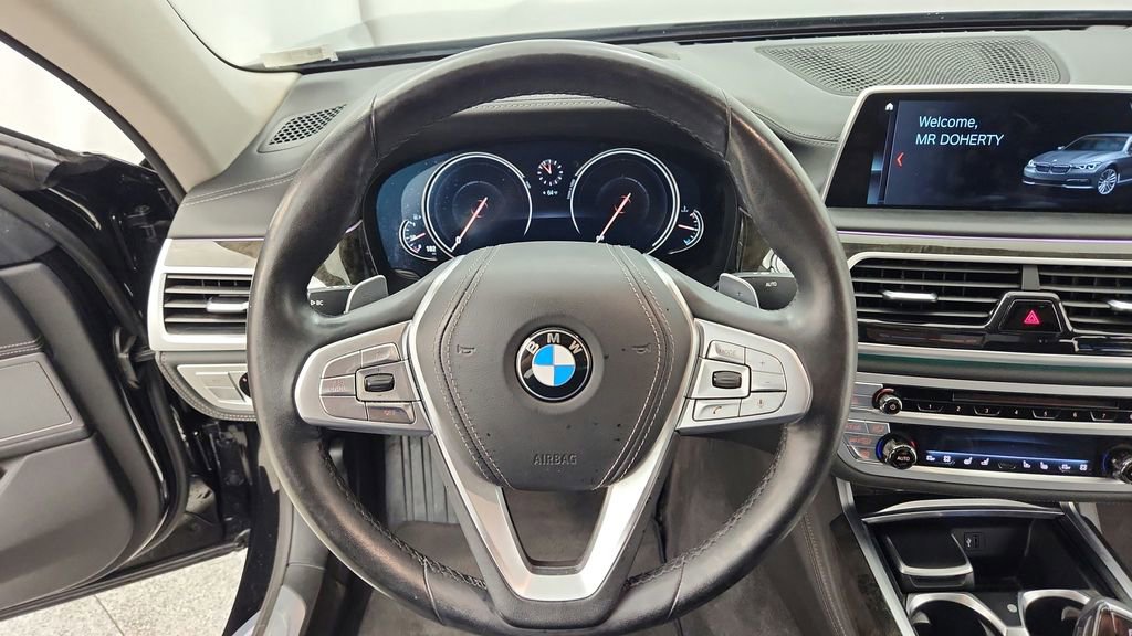 Used 2018 BMW 750i xDrive image 24