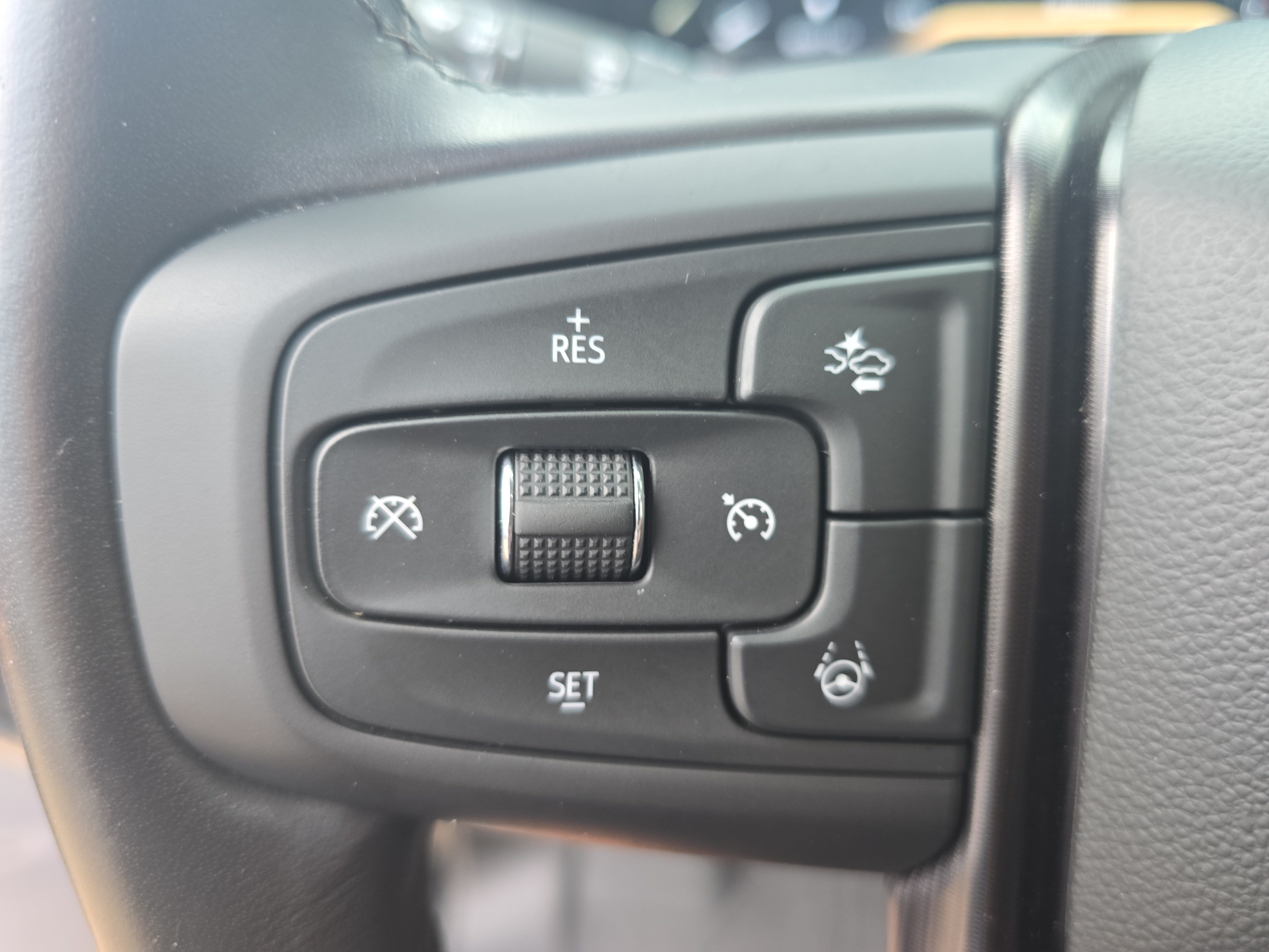 Used 2023 GMC Yukon Denali Ultimate AWD/4WD image 18