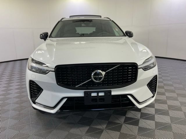 Certified 2024 Volvo XC60 B5 Plus w/ Climate Package AWD/4WD image 2