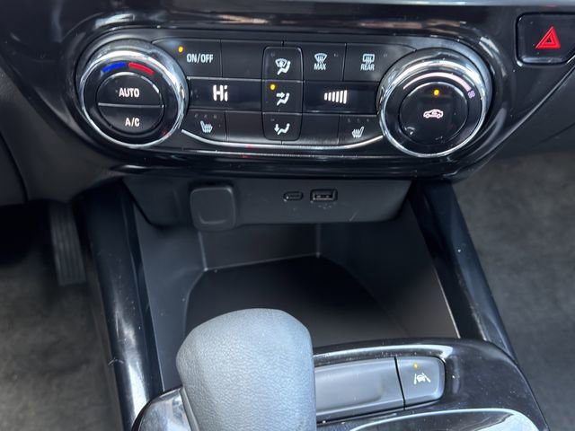 Used 2024 Chevrolet Trax LT w/ LT Convenience Package image 20