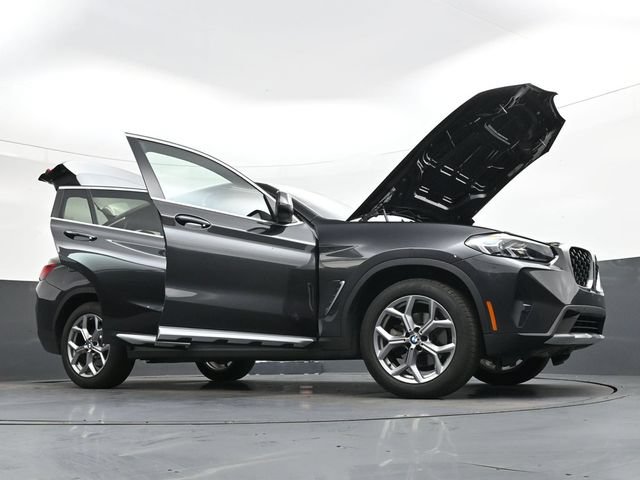 Used 2025 BMW X4 xDrive30i AWD/4WD image 47