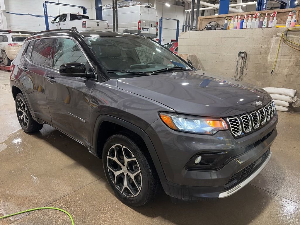 Used 2024 Jeep Compass Limited image 1