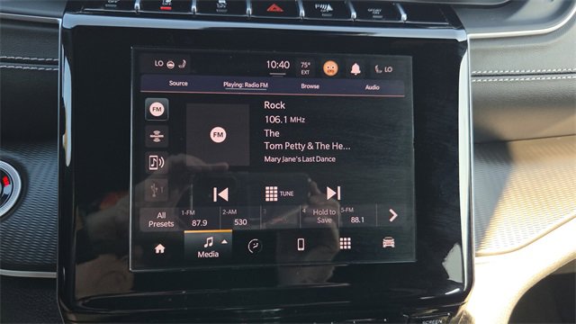 Used 2024 Jeep Grand Cherokee L Laredo w/ Luxury Tech Group I image 10