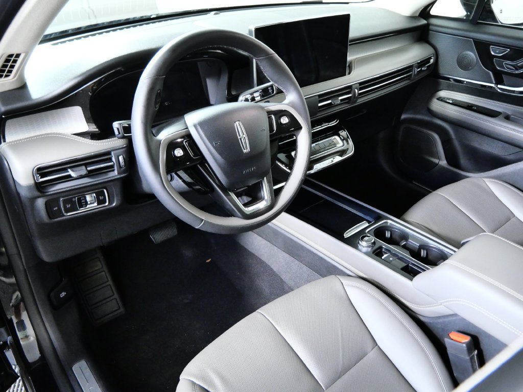 Certified 2023 Lincoln Corsair AWD w/ Equipment Group 101A image 3