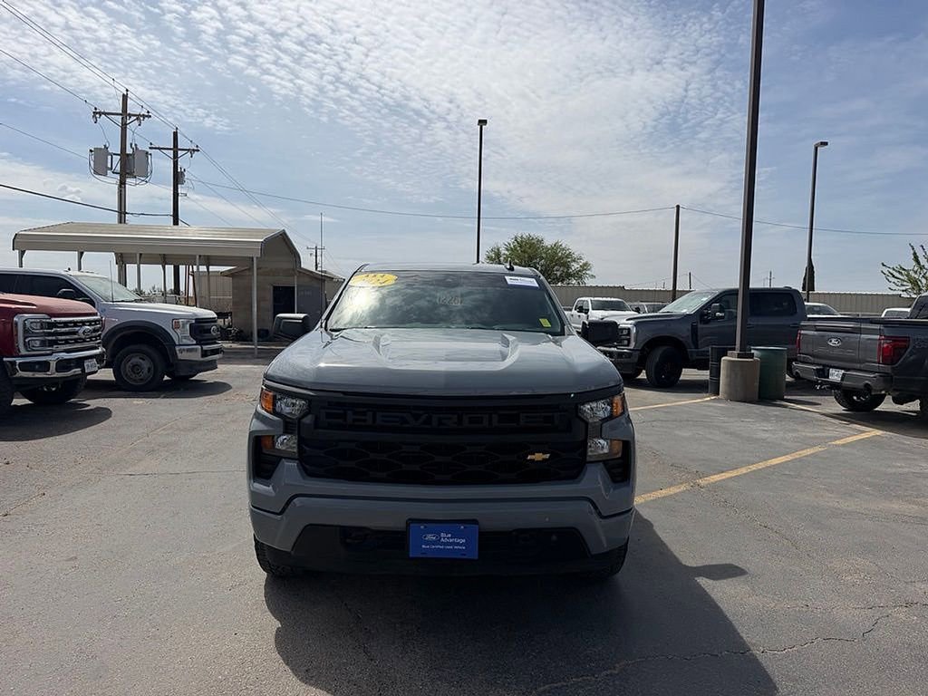 Used 2024 Chevrolet Silverado 1500 Custom image 2