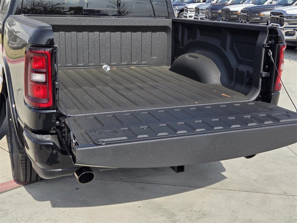 New 2026 RAM 1500 4x4 Crew Cab image 5