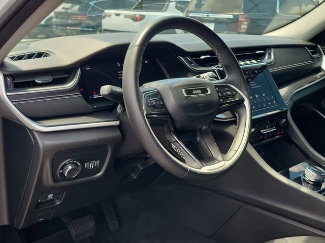 Used 2022 Jeep Grand Cherokee L Laredo w/ Luxury Tech Group I AWD/4WD image 23