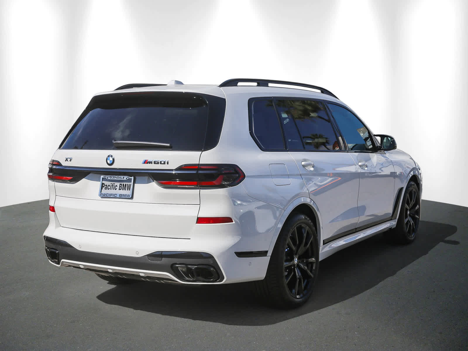 New 2026 BMW X7 M60i w/ Executive Package image 6