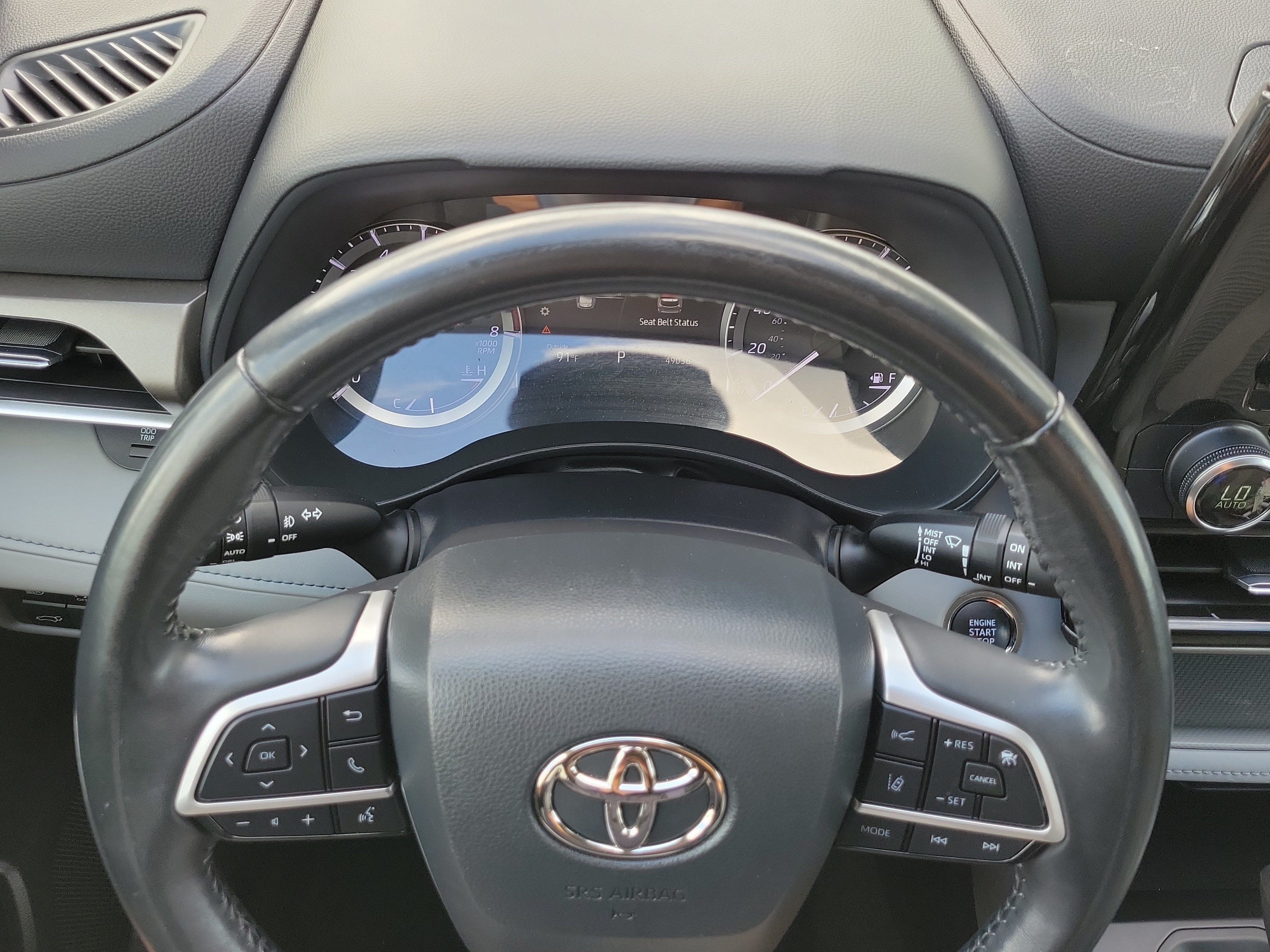 Used 2023 Toyota Highlander LE FWD image 23