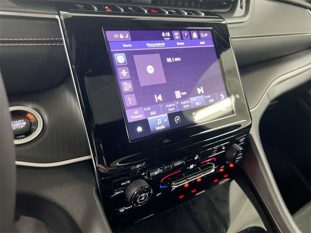 Used 2025 Jeep Grand Cherokee Laredo X w/ Luxury Tech Group I image 13