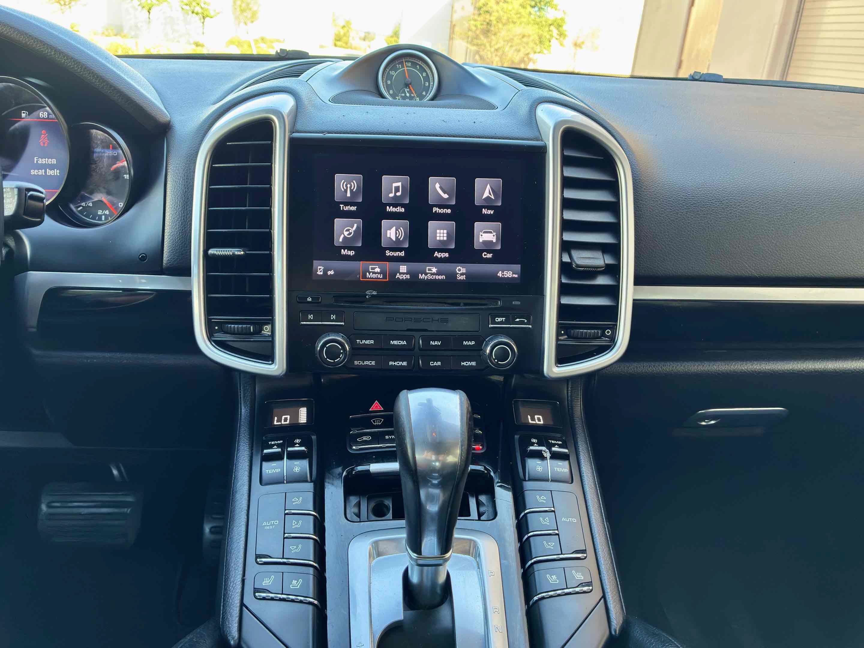 Used 2017 Porsche Cayenne AWD/4WD image 24