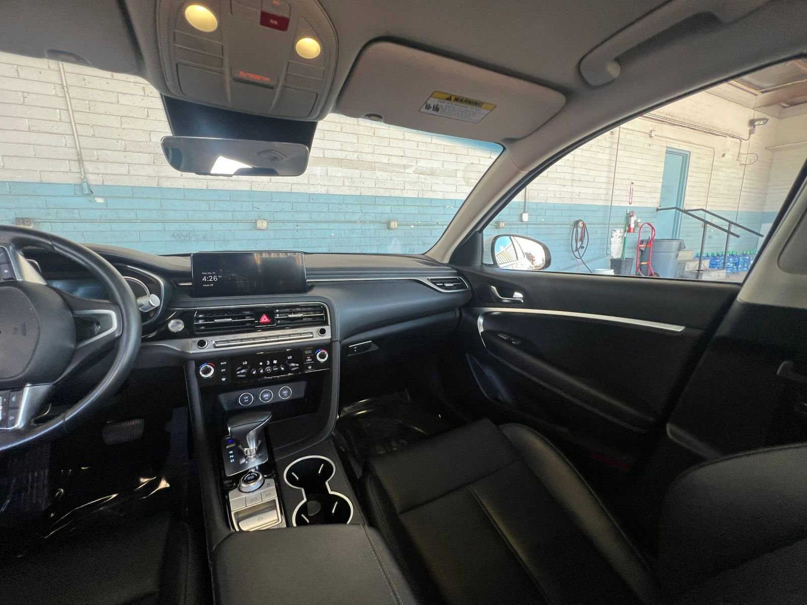 Used 2025 Genesis G70 2.5T image 35