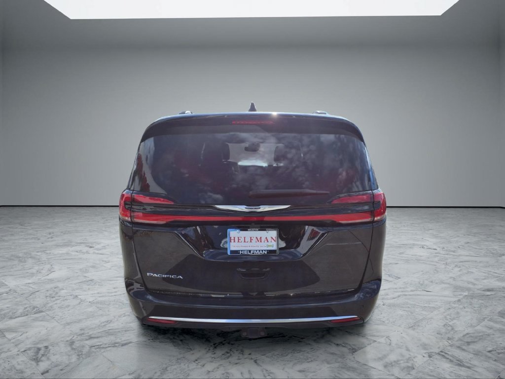 Used 2025 Chrysler Pacifica Pinnacle w/ Trailer Tow Group FWD image 6