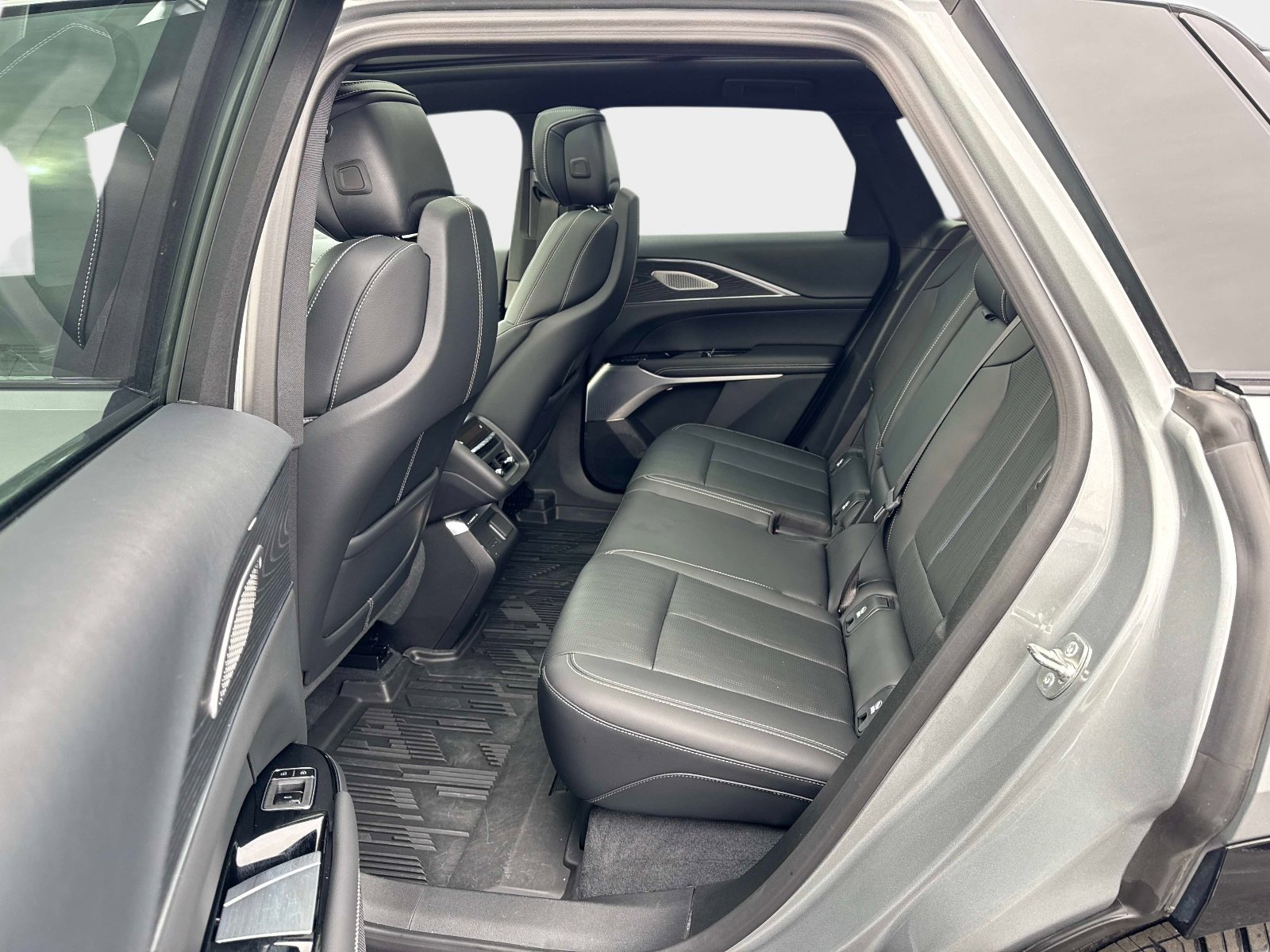 Certified 2024 Cadillac Lyriq Luxury w/ LPO, Floor Liner Package image 23