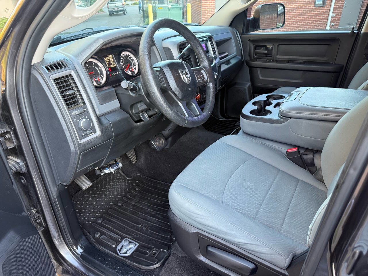 Used 2017 RAM 2500 Tradesman w/ Chrome Appearance Group image 8