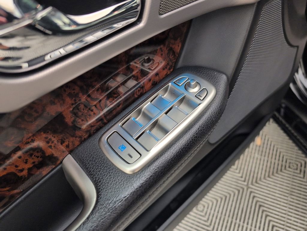 Used 2011 Jaguar XF RWD image 32