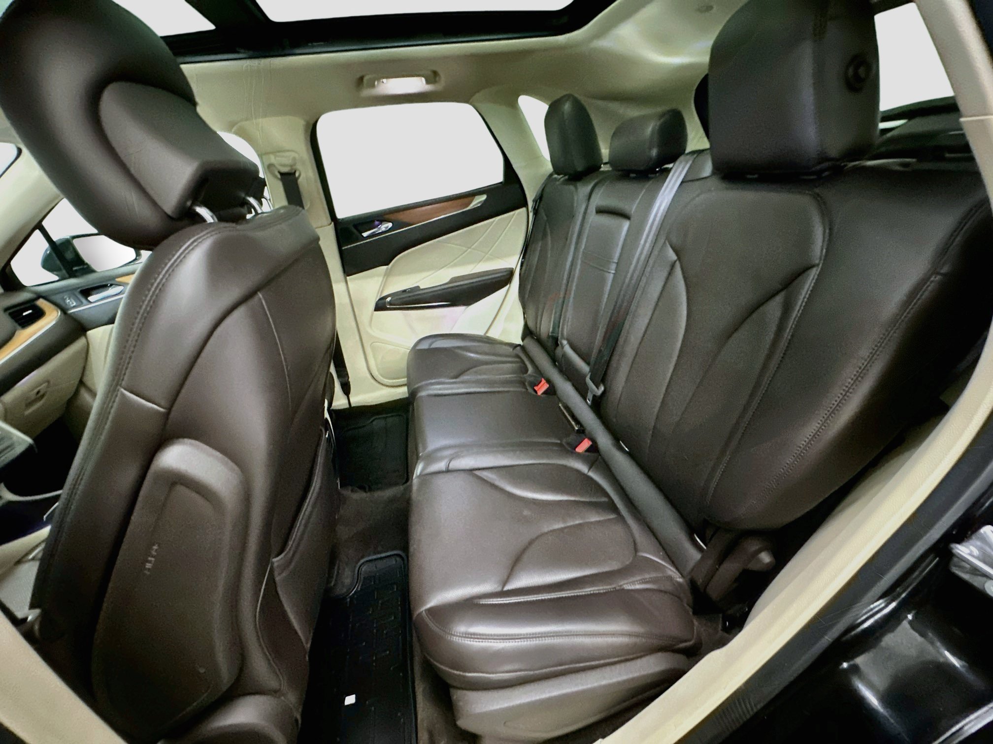 Used 2015 Lincoln MKC AWD w/ Equipment Group 102A Reserve image 29