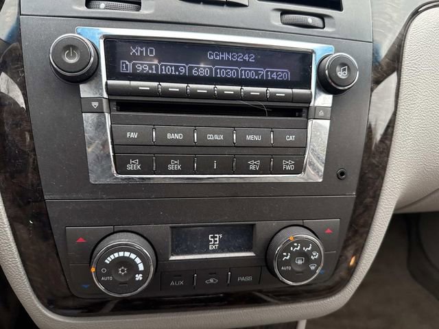 Used 2010 Cadillac DTS Luxury image 29