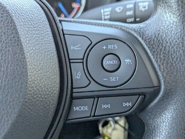 Certified 2025 Toyota RAV4 LE AWD/4WD image 25