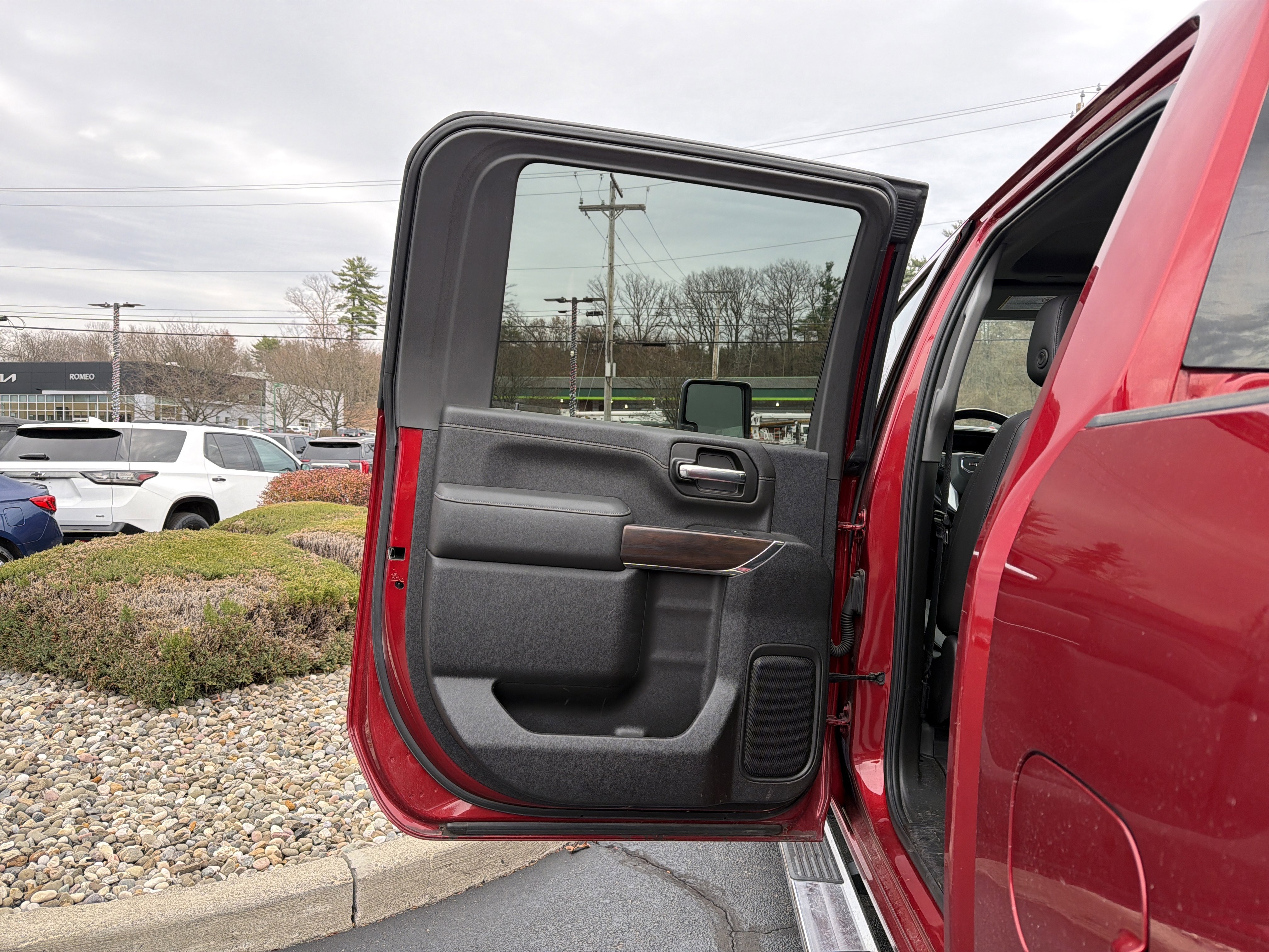 Certified 2022 GMC Sierra 2500 SLT w/ SLT Convenience Package image 26