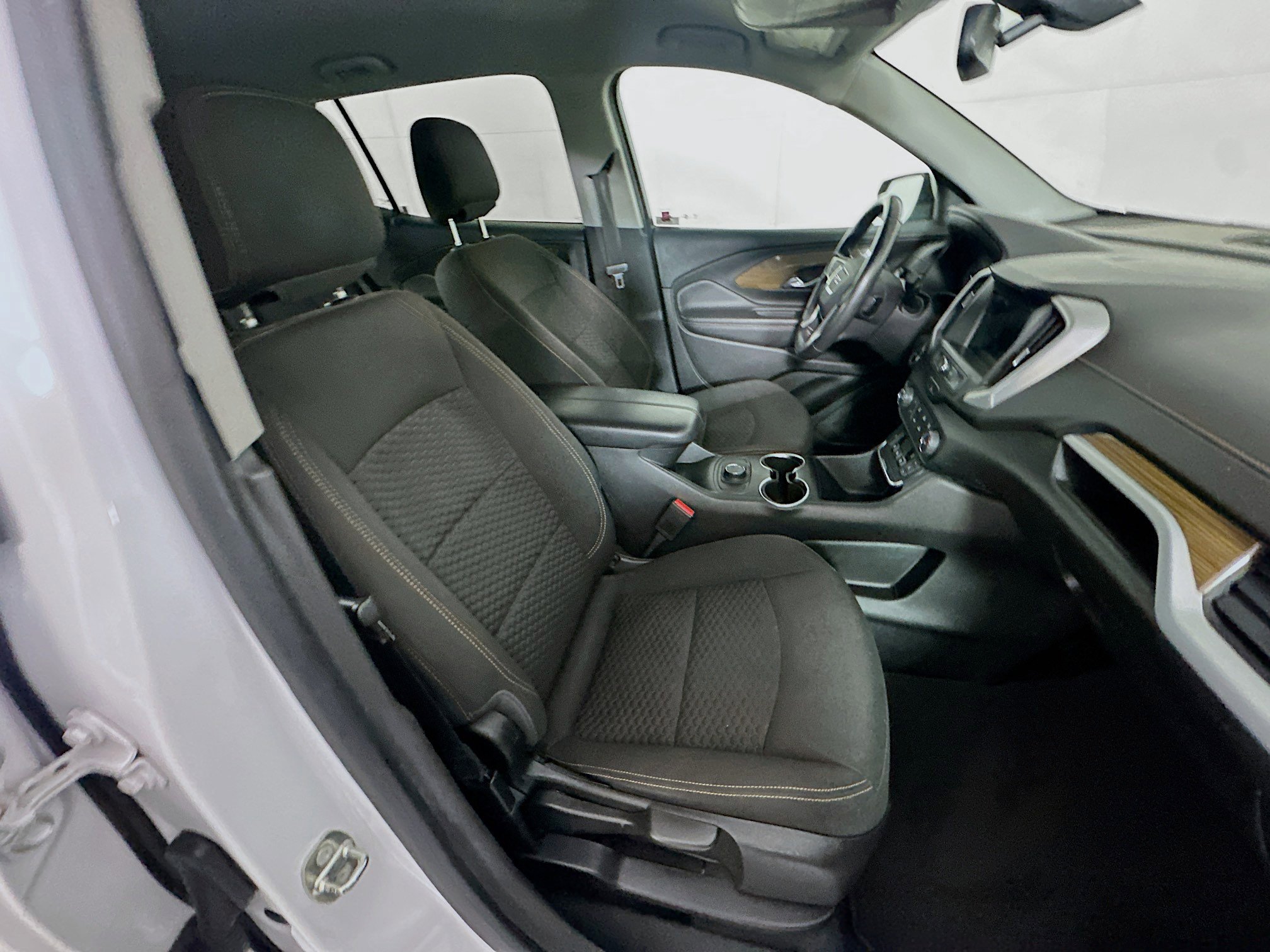 Used 2018 GMC Terrain SLE image 28