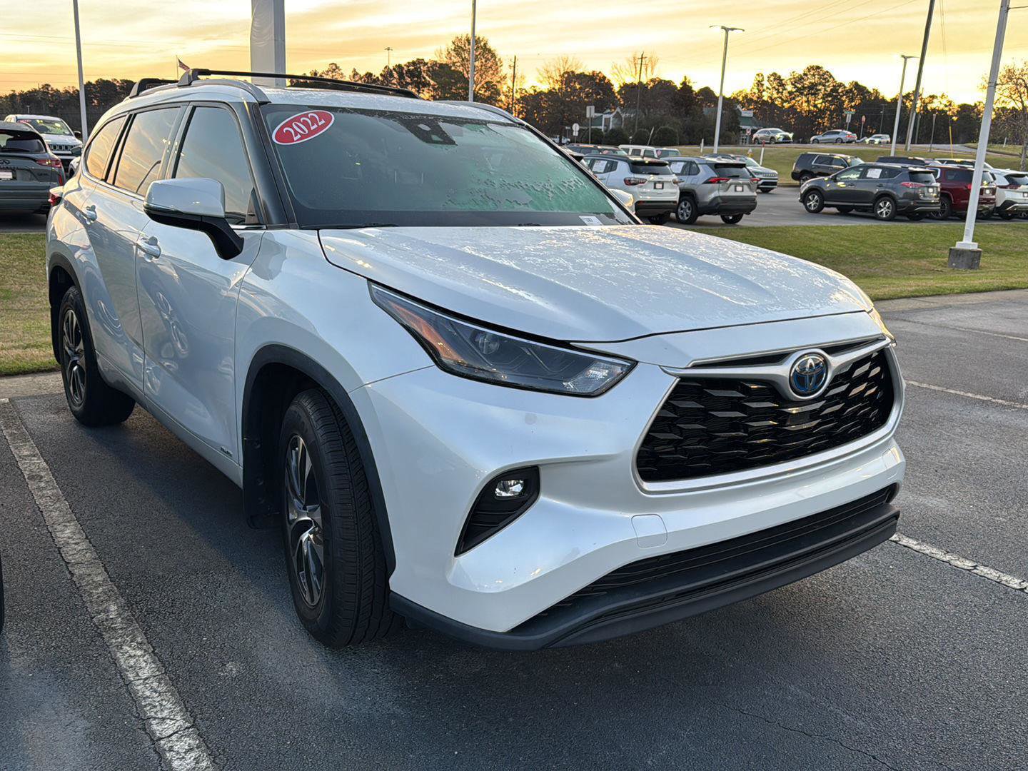 Used 2022 Toyota Highlander XLE image 7