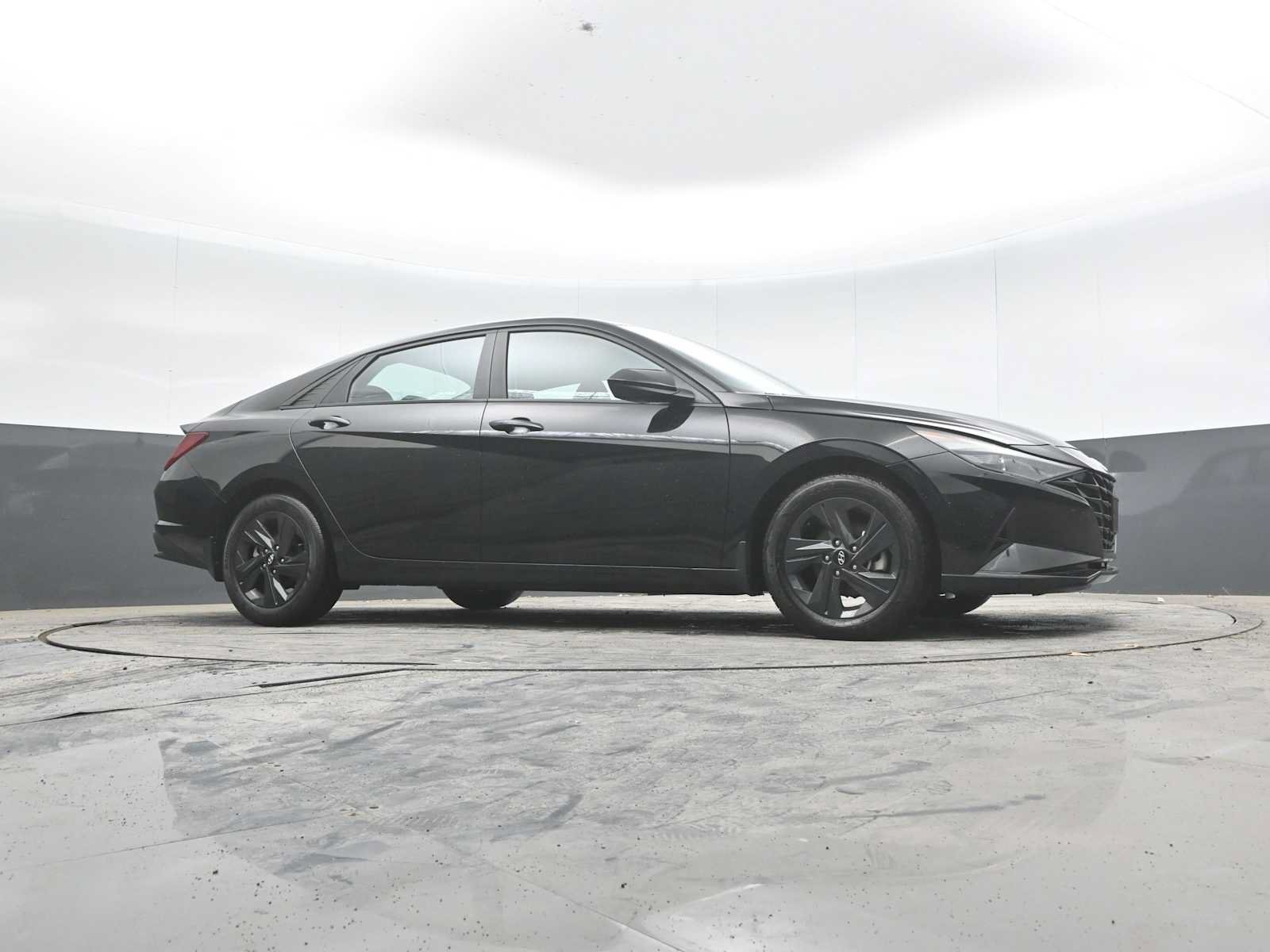 Used 2023 Hyundai Elantra SEL FWD image 44