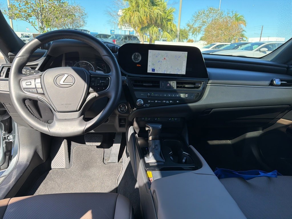 Used 2024 Lexus ES 350 w/ Premium Package image 30