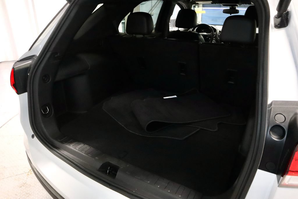 Used 2023 Chevrolet Equinox RS AWD/4WD image 14
