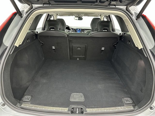 Certified 2025 Volvo XC60 B5 Plus image 24