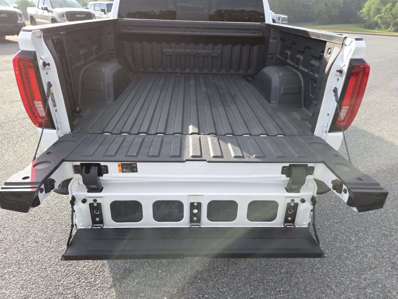 Used 2023 GMC Sierra 1500 Denali Ultimate AWD/4WD image 29